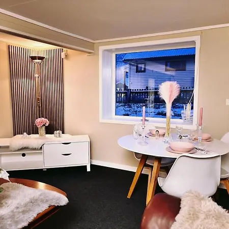 Koselig Og Sentralt Blant Lokalbefolkningen - Netflix - Parkering Apartment Tromso