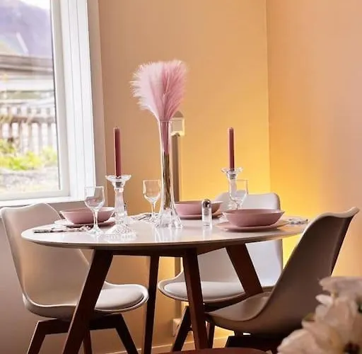 Koselig Og Sentralt Blant Lokalbefolkningen - Netflix - Parkering Tromsø