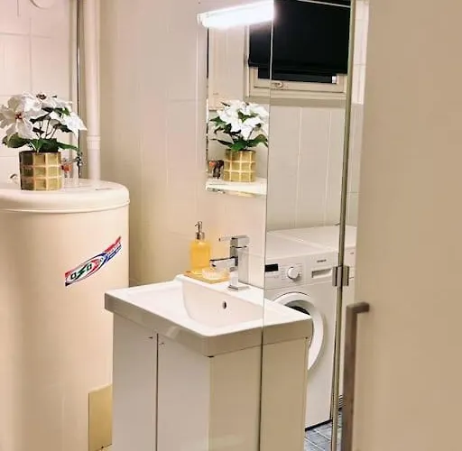 Koselig Og Sentralt Blant Lokalbefolkningen - Netflix - Parkering Tromsø