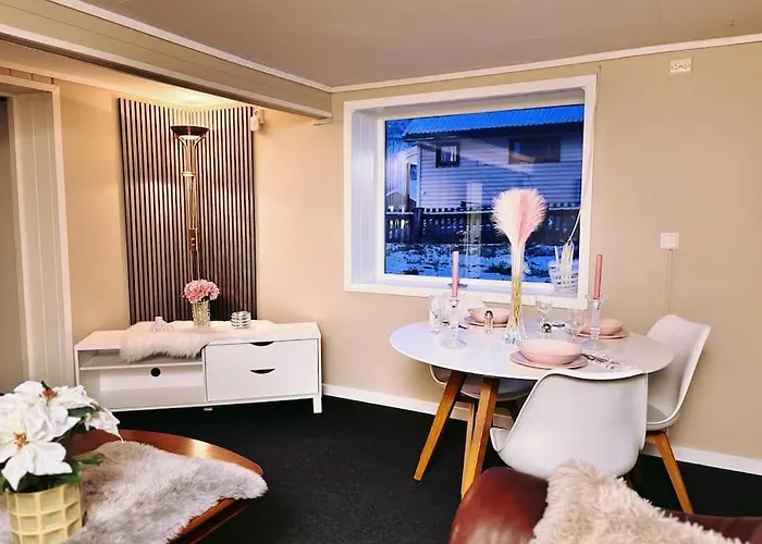 Koselig Og Sentralt Blant Lokalbefolkningen - Netflix - Parkering Appartement Tromsø